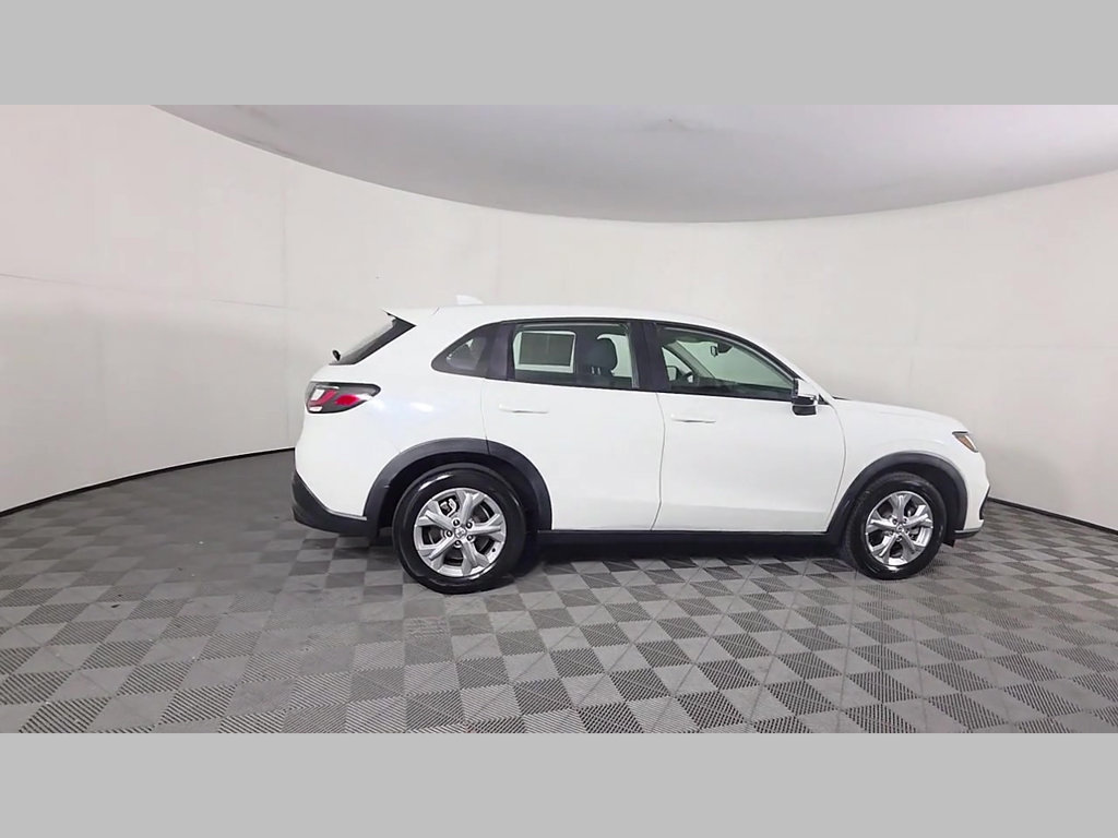Used 2023 Honda HR-V LX image 4
