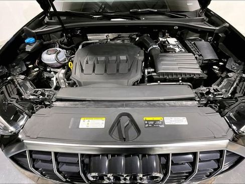 Certified 2025 Audi Q3 2.0T Premium w/ Convenience Package image 9