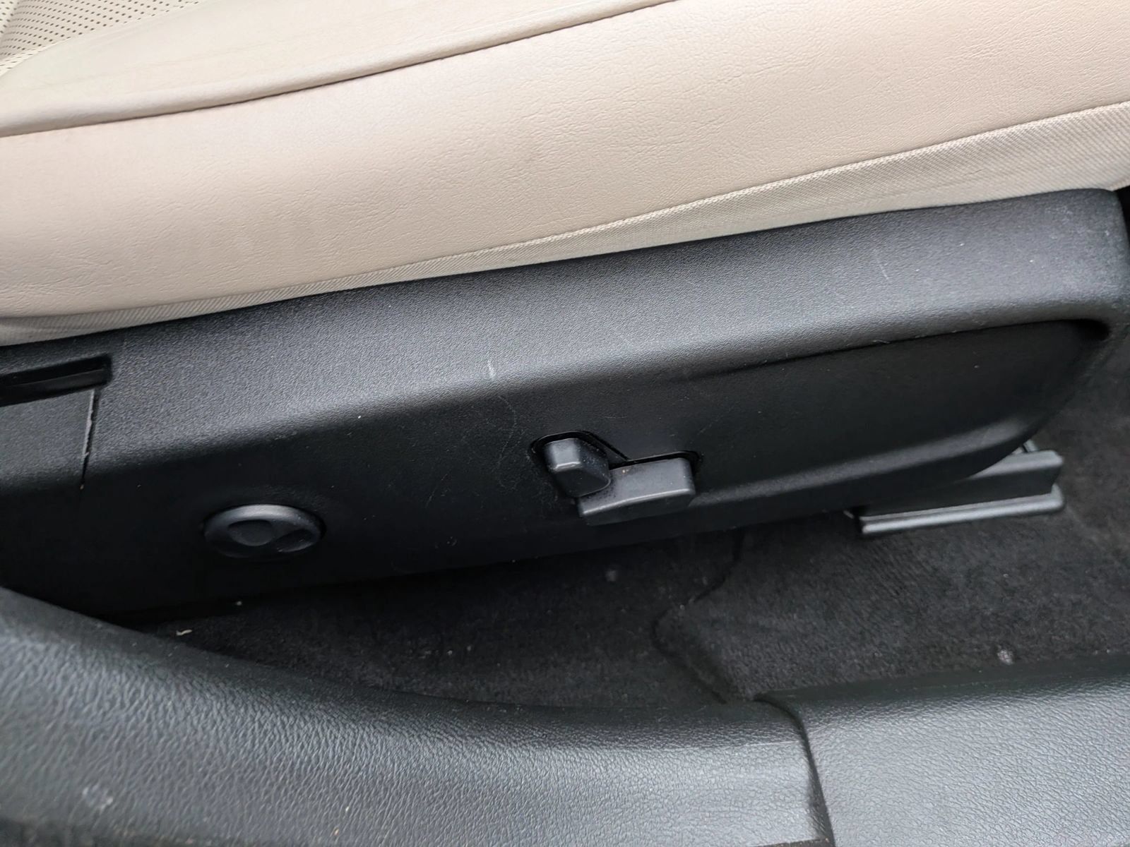 Used 2019 Chrysler 300 Limited RWD image 35