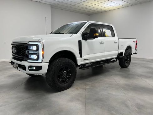 Used 2024 Ford F250 XLT w/ XLT Premium Package AWD/4WD image 4