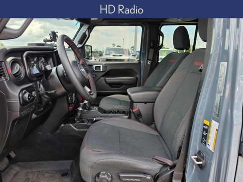 Used 2024 Jeep Wrangler Unlimited Rubicon w/ Technology Group AWD/4WD image 10