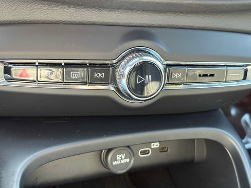 Certified 2023 Volvo XC40 Recharge Ultimate AWD/4WD image 30