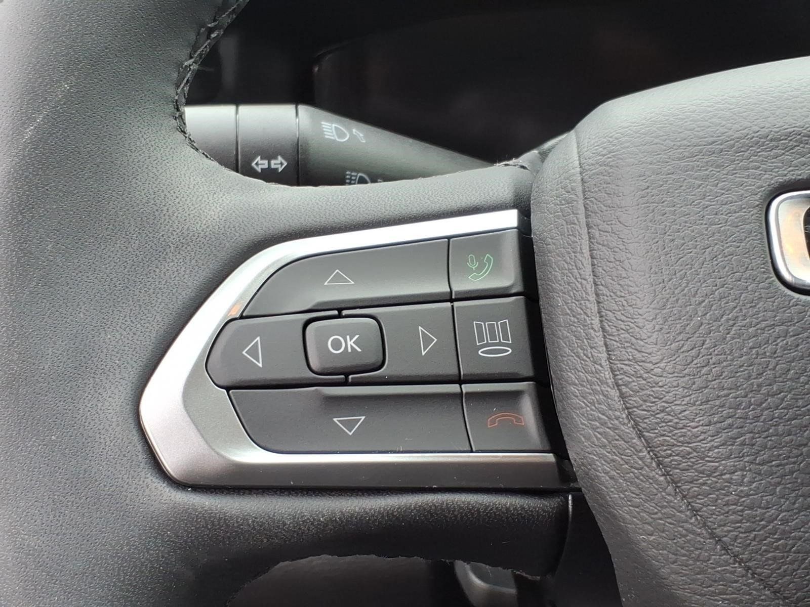 Used 2025 Jeep Compass Limited w/ Elite Group AWD/4WD image 17