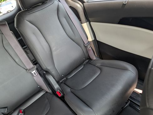 Used 2024 Kia Carnival SX FWD image 14