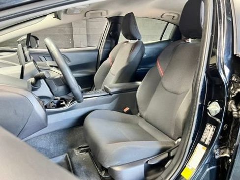 Used 2025 Toyota Prius Plug-In Hybrid FWD image 7