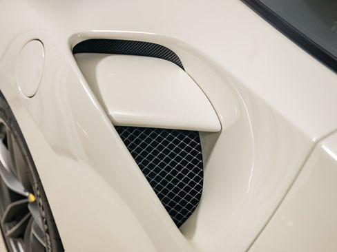 Certified 2017 Ferrari 488 GTB RWD image 41