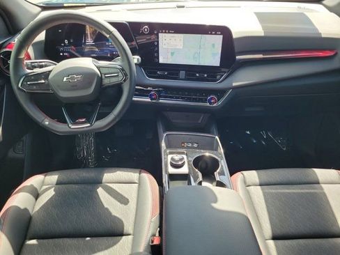 Used 2026 Chevrolet Equinox RS w/ Convenience Package III image 2