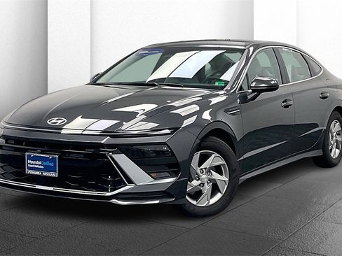 Certified 2025 Hyundai Sonata SE image 10