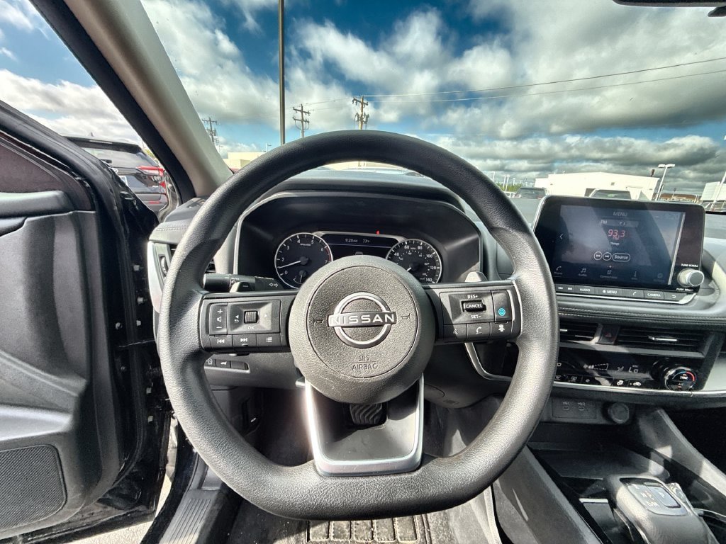 Used 2024 Nissan Rogue SV FWD image 17