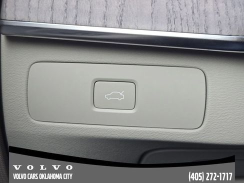 Certified 2024 Volvo XC90 B6 Ultimate w/ Protection Package Premier image 21