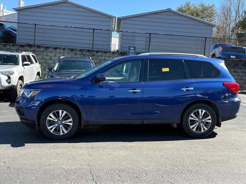 Used 2020 Nissan Pathfinder SV image 4