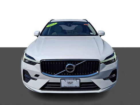 Used 2022 Volvo XC60 B5 Momentum w/ Climate Package AWD/4WD image 2