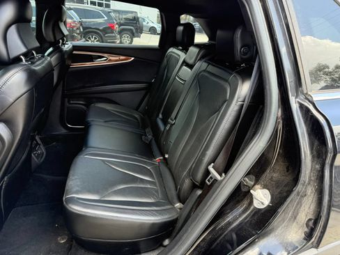 Used 2016 Lincoln MKX Reserve w/ Climate Package FWD image 8