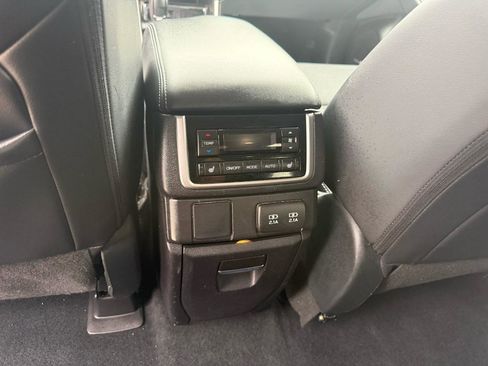 Used 2019 Subaru Ascent Limited w/ Popular Package #2A image 41