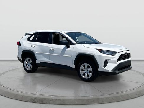 Used 2022 Toyota RAV4 LE w/ Carpet Mat Package (TMS) FWD image 2