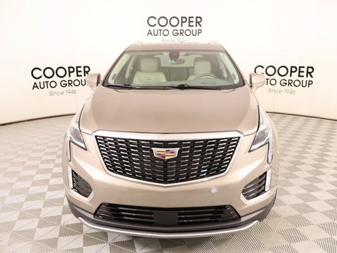 Used 2023 Cadillac XT5 Premium Luxury w/ Technology Package AWD/4WD image 9