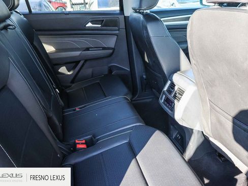 Used 2023 Volkswagen Atlas SE w/ Black Wheel Package image 14