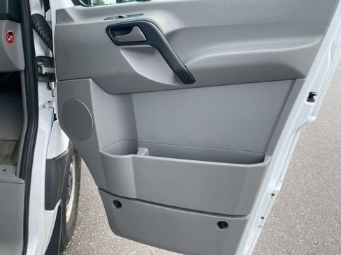 Used 2014 Freightliner Sprinter 2500 image 28