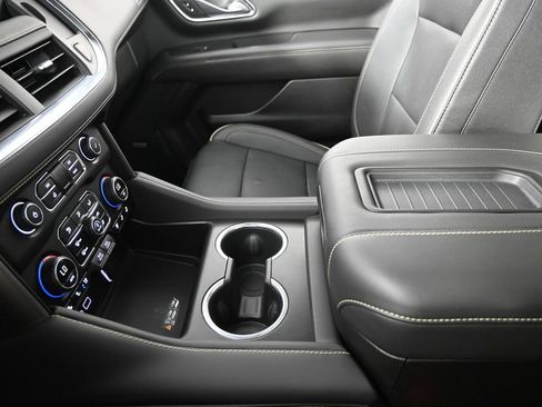 Used 2023 Chevrolet Suburban Premier w/ Advanced Technology Package AWD/4WD image 35