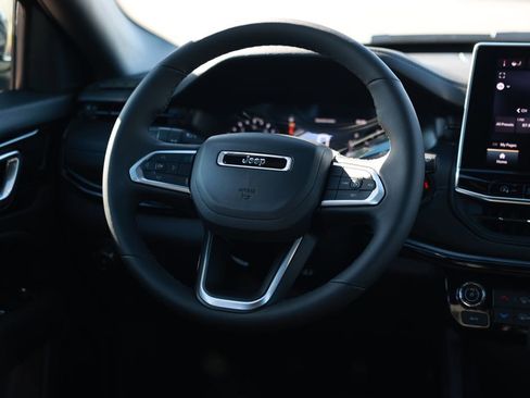 New 2026 Jeep Compass Latitude image 22