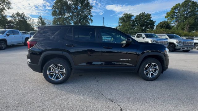 Used 2026 GMC Terrain Elevation FWD image 2