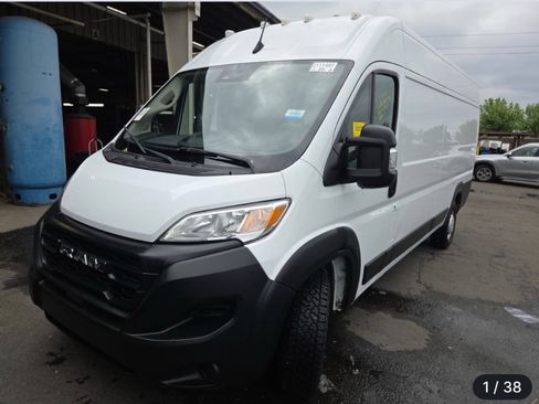 Used 2023 RAM ProMaster 3500 FWD image 2