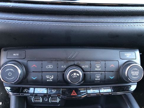 Used 2021 Dodge Durango SXT image 15