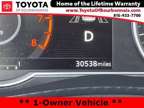 Used 2024 Nissan Versa SR w/ Trunk Package image 26