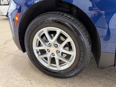 Used 2022 Chevrolet Equinox LS image 44