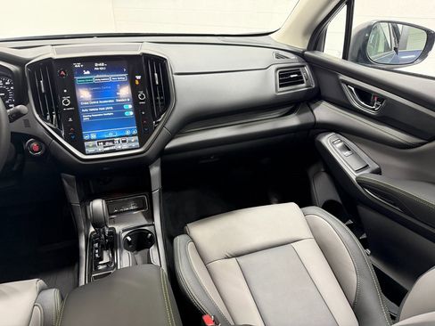 Used 2025 Subaru Ascent Onyx Edition image 40