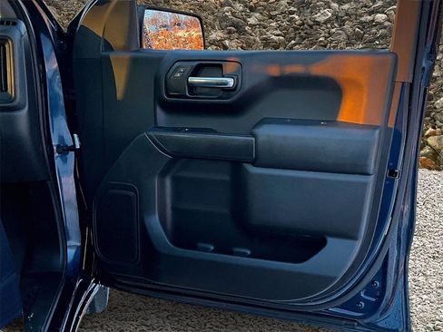 Used 2020 Chevrolet Silverado 1500 Custom w/ Custom Value Package image 23