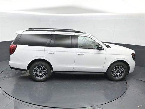 New 2025 Ford Expedition Active image 46