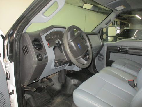 Used 2016 Ford F350 XL w/ Power Equipment Group AWD/4WD image 16