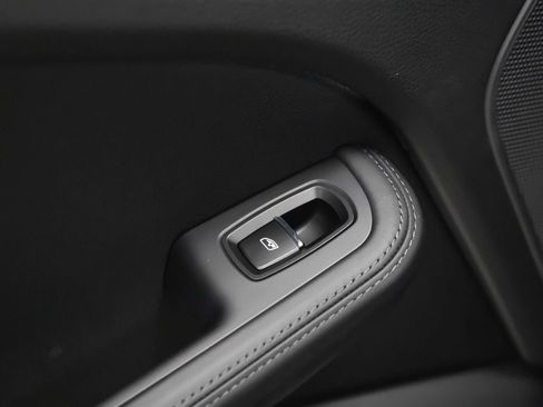 Certified 2026 Porsche Macan AWD/4WD image 13