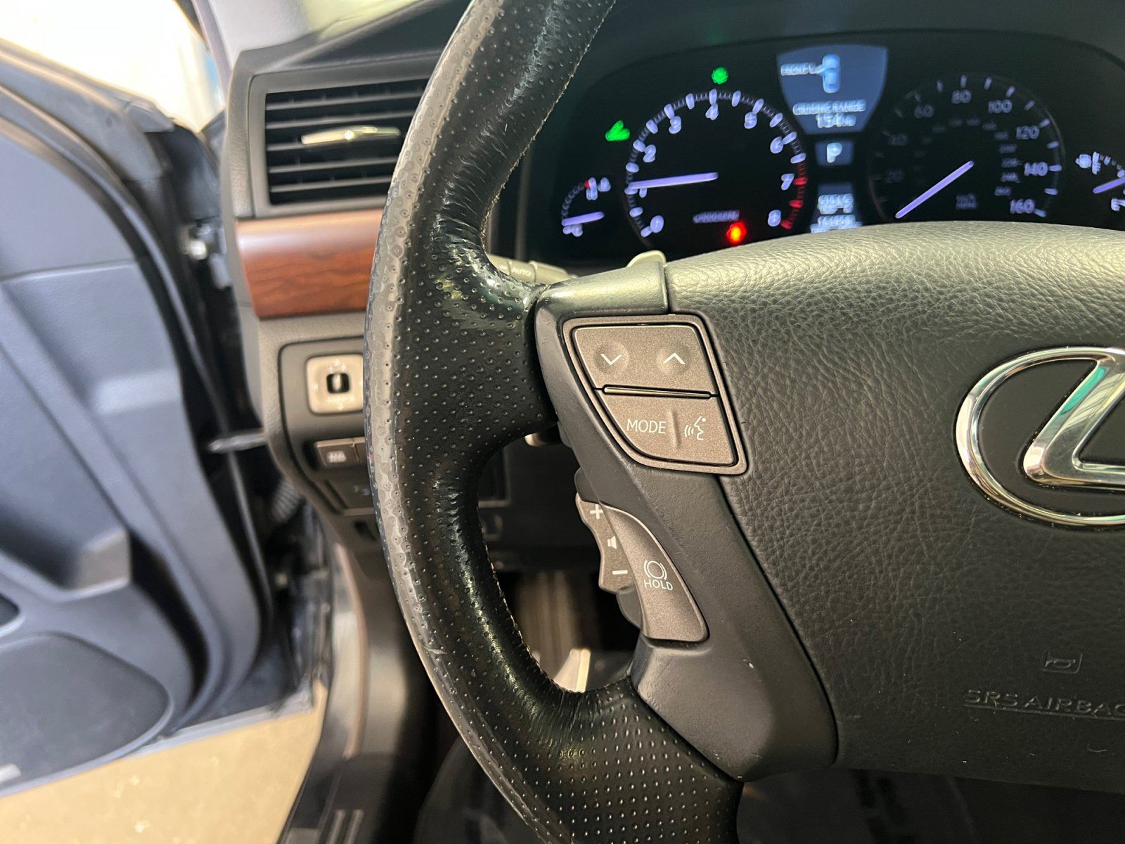 Used 2011 Lexus LS 460 w/ Sport Pkg RWD image 13