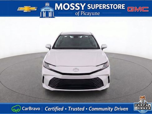 Used 2025 Toyota Camry LE FWD image 5