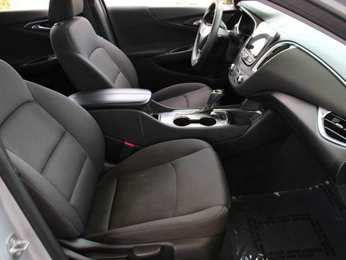 Used 2020 Chevrolet Malibu LT FWD image 20