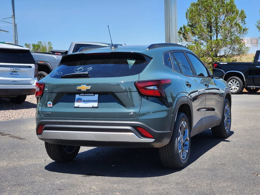 New 2026 Chevrolet Trax LT w/ LT Convenience Package FWD image 3