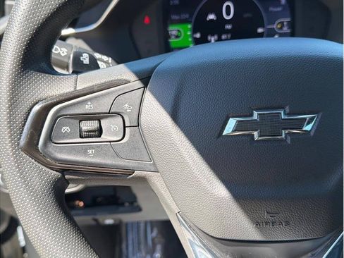 Used 2023 Chevrolet Bolt EUV LT w/ Driver Confidence Package FWD image 9