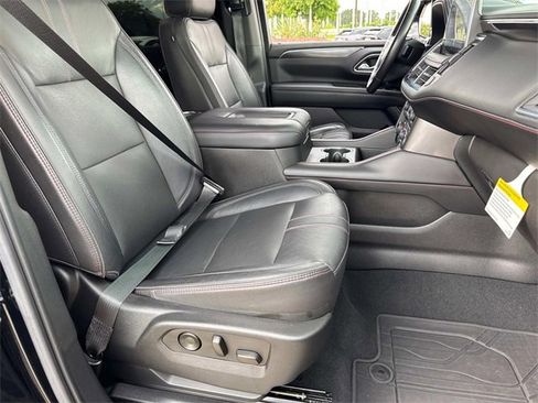 Used 2021 Chevrolet Suburban RST image 11