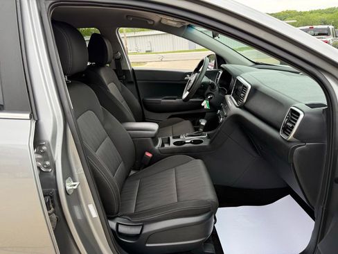 Used 2021 Kia Sportage LX AWD/4WD image 38