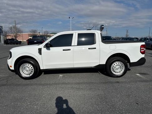 Used 2025 Ford Maverick XL image 2