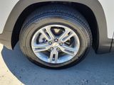 Used 2023 GMC Terrain SLE w/ Driver Convenience Package image 6