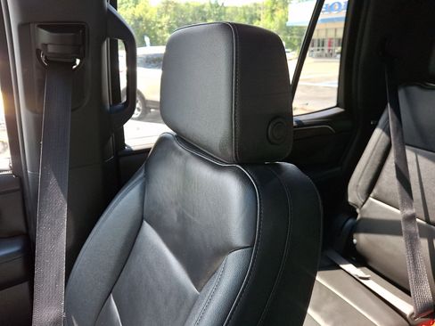 Used 2023 Chevrolet Tahoe Z71 AWD/4WD image 17