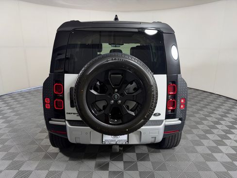 Used 2020 Land Rover Defender 110 HSE AWD/4WD image 10