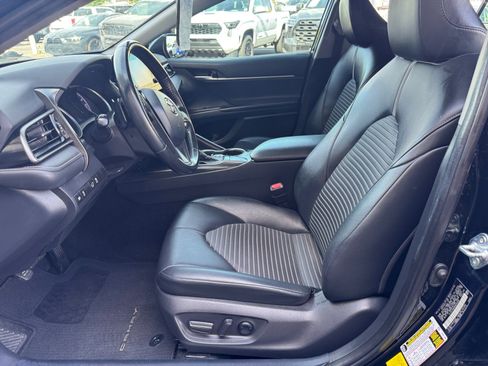 Used 2022 Toyota Camry SE w/ Carpet Mat Package (TMS) FWD image 14