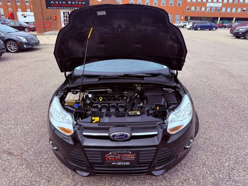 Used 2014 Ford Focus SE w/ Equipment Group 201A FWD image 5