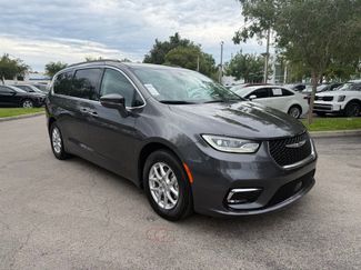Used 2022 Chrysler Pacifica Touring-L FWD video 1
