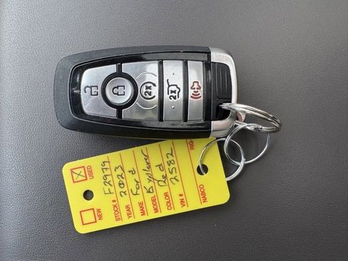 Used 2023 Ford Explorer Platinum w/ Technology Package image 41