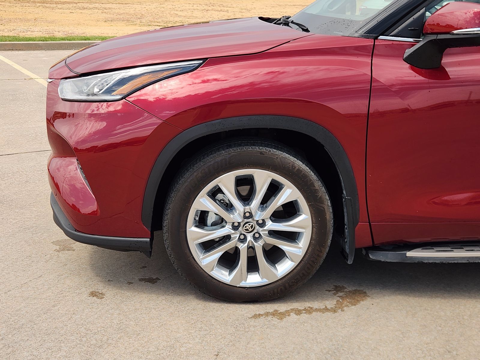 Used 2024 Toyota Highlander Limited AWD/4WD image 9